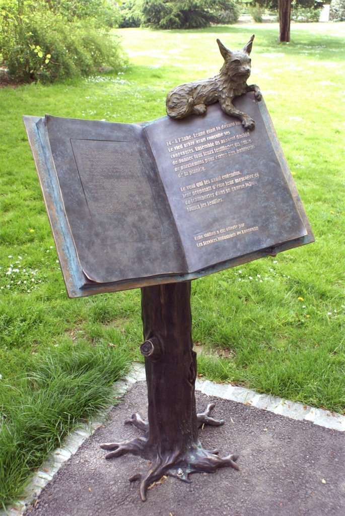 Sculpture of Légende d'Automne Parc
